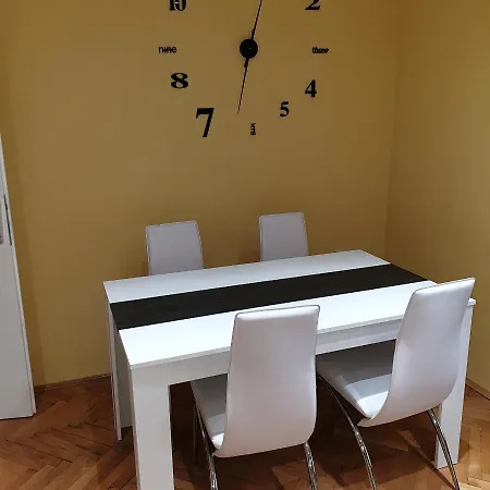 B&r Apartmans Vârşeţ